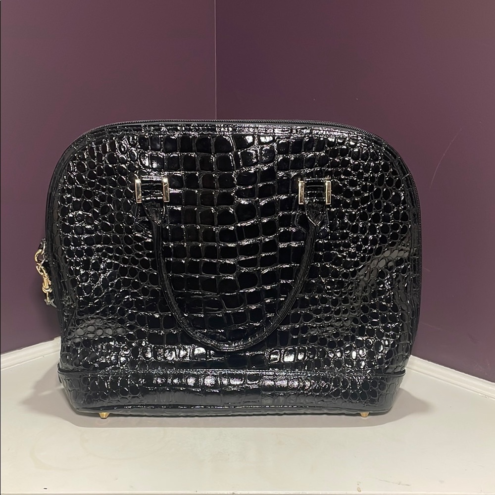 Elegant Black Crocodile-Embossed Women's Bag